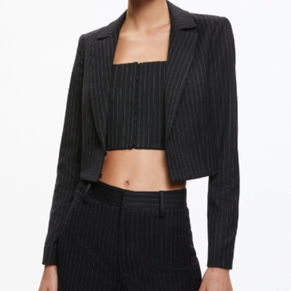 NWT Alice & Olivia "Mya" Black Cropped Pinstripe Blazer - Picture 2 of 9